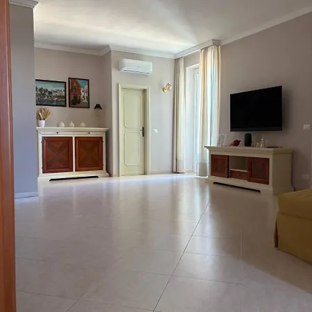 Apulia 24 - *
